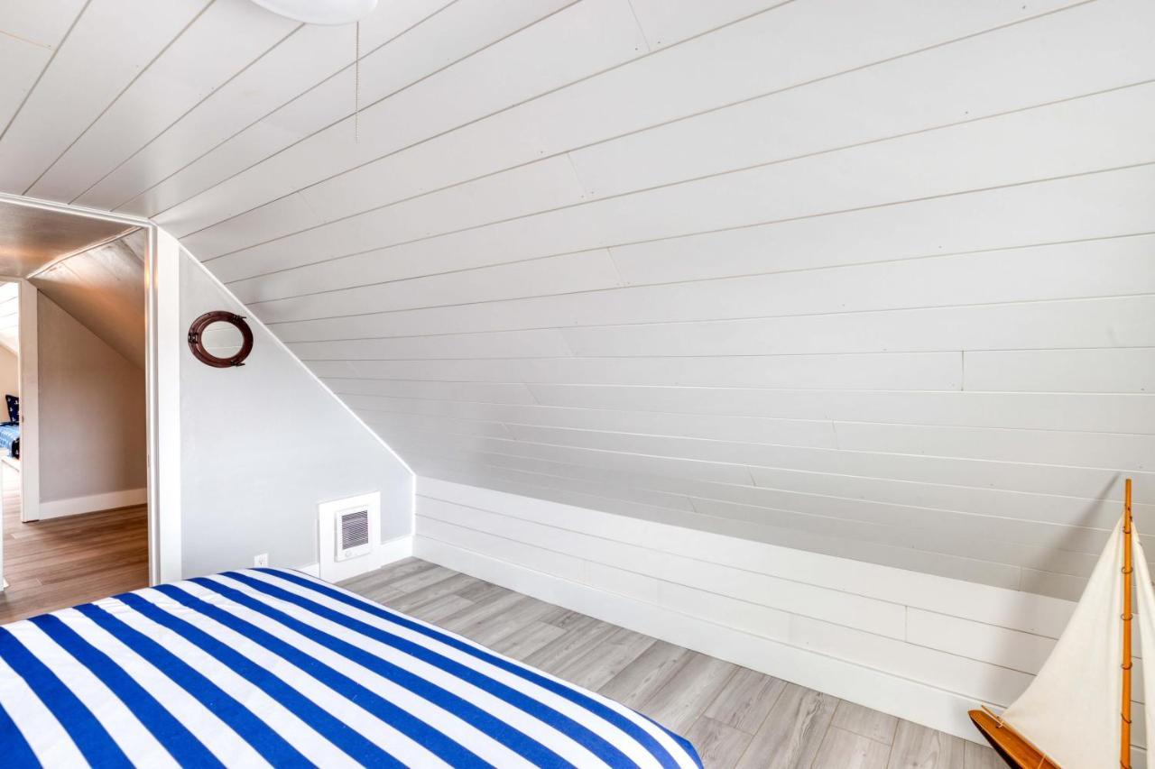 Villa On The Rocks Rockaway Beach Exterior foto